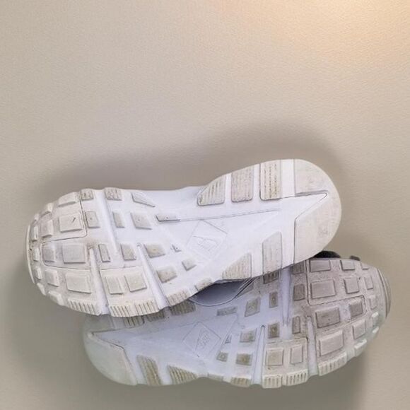 Nike Air Huarache Run Sneakers - Picture 5 of 7